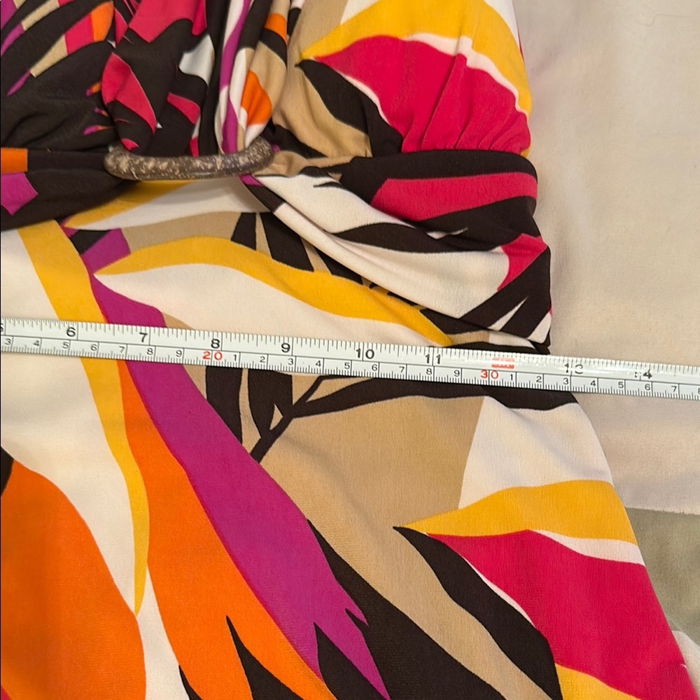 Vibrant Halter mini Dress with Floral Print - Picture 4 of 8